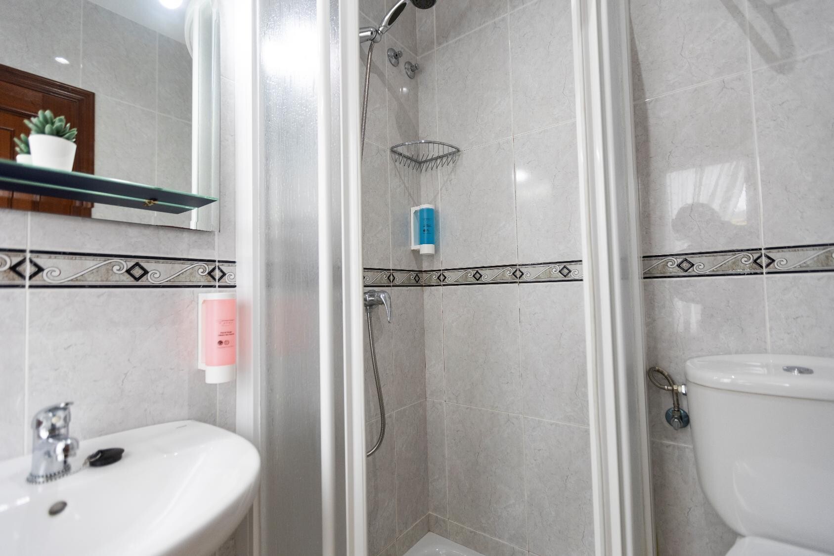 habitacion cama doble con matrimonio 2